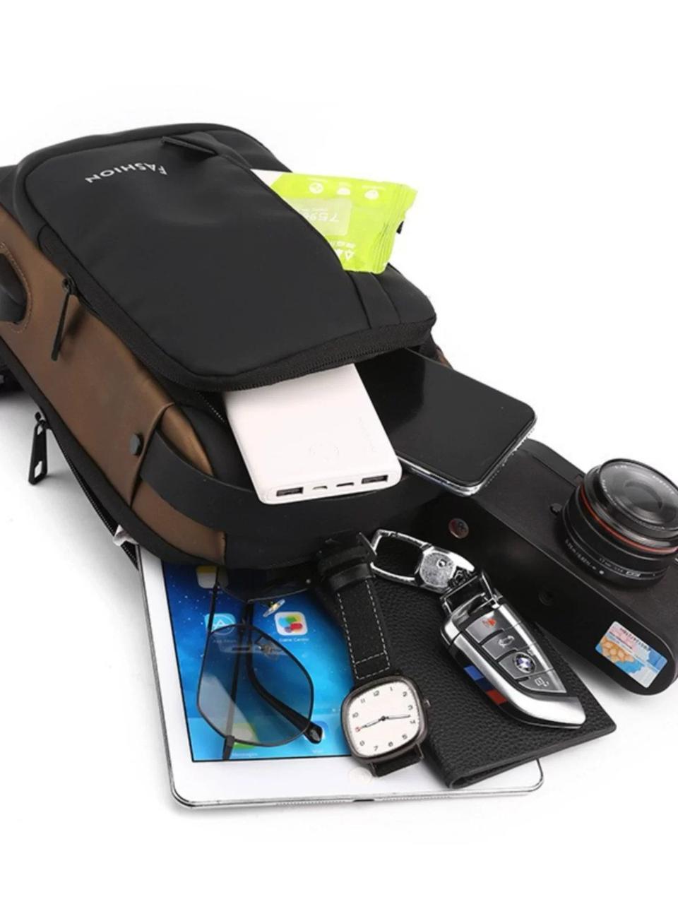 Weirvi Multi-Functional Anti-Theft Shoulder Bag Combination Lock And Waterproof Chest Bags USB Charging Port Cross Body Bag